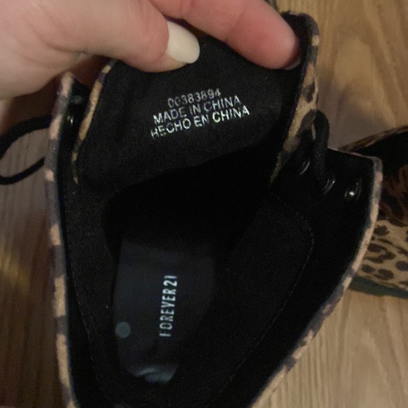 NWOT Forever 21 Leopard boots - Picture 6 of 9